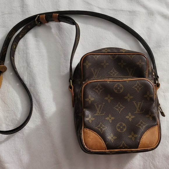 Louis Vuitton Brown Monogram Crossbody Bag - Picture 1 of 14
